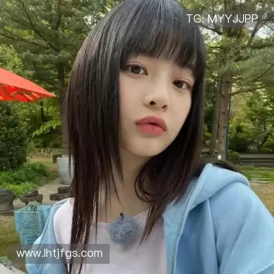 黄婧茵